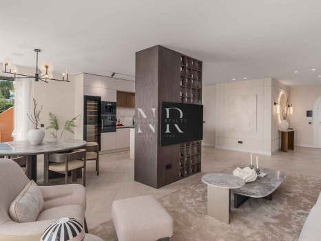 Appartement à vendre dans le lotissement Les Belvederes avec vue panoramique sur la mer