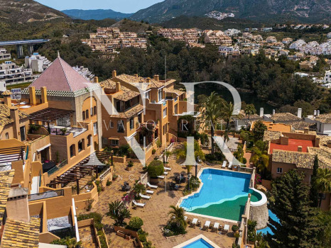 Apartamento en Urbanización Les Belvederes con vistas panorámicas al mar en venta