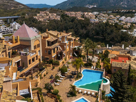 Appartement à vendre dans le lotissement Les Belvederes avec vue panoramique sur la mer