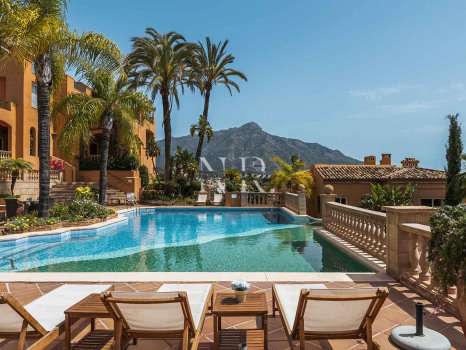 Appartement à vendre dans le lotissement Les Belvederes avec vue panoramique sur la mer