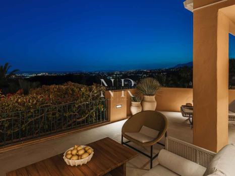 Appartement à vendre dans le lotissement Les Belvederes avec vue panoramique sur la mer