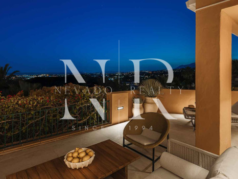 Apartamento en Urbanización Les Belvederes con vistas panorámicas al mar en venta