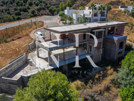 VILLA EN PRIMERA LINEA DE GOLF EN FASE DE  CONSTRUCCION EN LA CALA GOLF RESORT- MIJAS COSTA