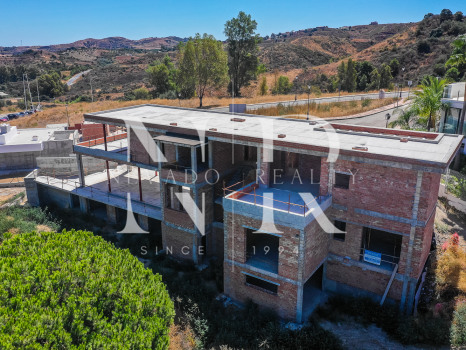 VILLA EN PRIMERA LINEA DE GOLF EN FASE DE  CONSTRUCCION EN LA CALA GOLF RESORT- MIJAS COSTA