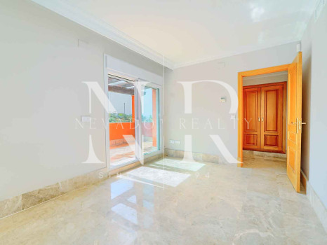 Villa for sale in the Santa Clara golf development on the front line of the golf course