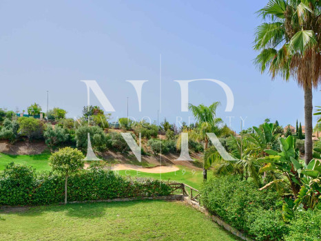 Villa for sale in the Santa Clara golf development on the front line of the golf course
