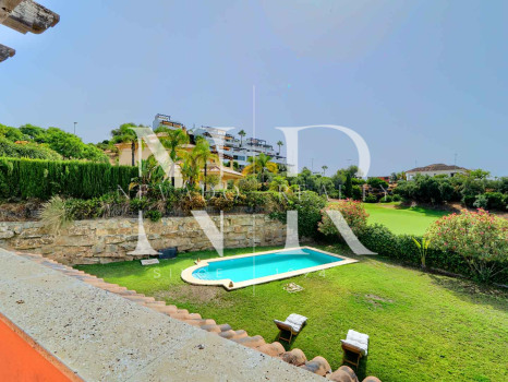 Villa for sale in the Santa Clara golf development on the front line of the golf course