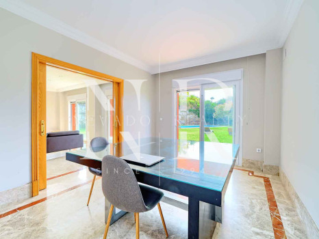 Villa for sale in the Santa Clara golf development on the front line of the golf course