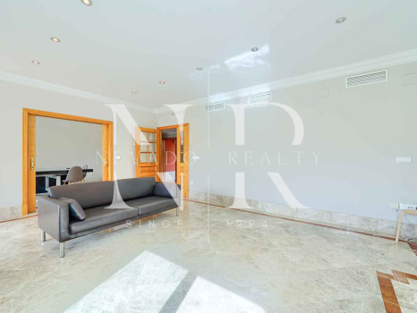 Villa for sale in the Santa Clara golf development on the front line of the golf course