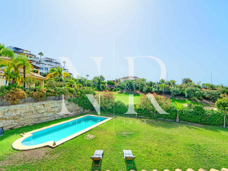 Villa for sale in the Santa Clara golf development on the front line of the golf course