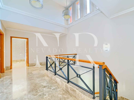 Villa for sale in the Santa Clara golf development on the front line of the golf course