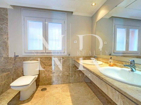 Villa for sale in the Santa Clara golf development on the front line of the golf course