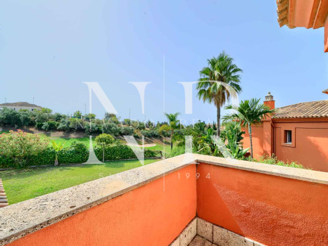 Villa for sale in the Santa Clara golf development on the front line of the golf course