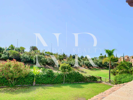 Villa for sale in the Santa Clara golf development on the front line of the golf course