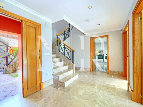 Villa for sale in the Santa Clara golf development on the front line of the golf course