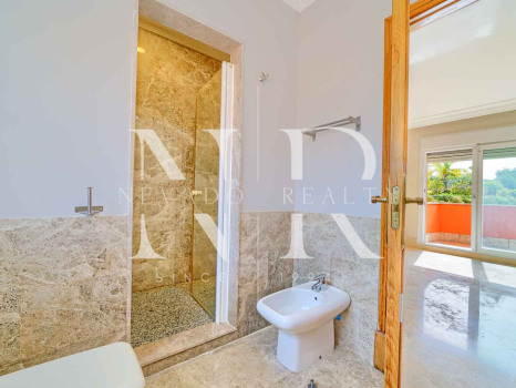 Villa for sale in the Santa Clara golf development on the front line of the golf course