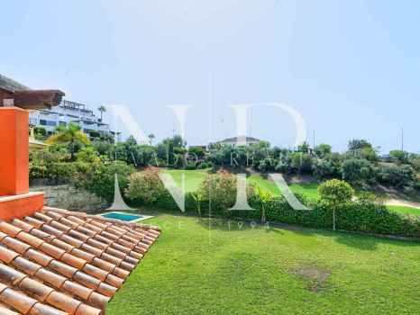Villa for sale in the Santa Clara golf development on the front line of the golf course