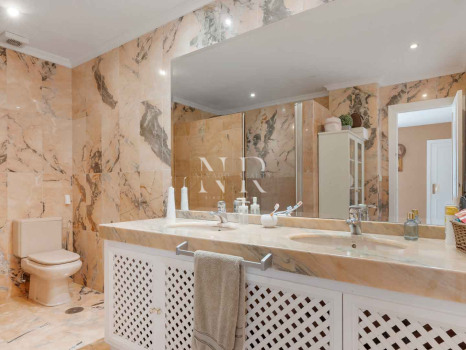 Apartment in Nueva Andalucía for sale
