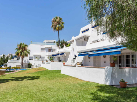Apartment in Nueva Andalucía for sale