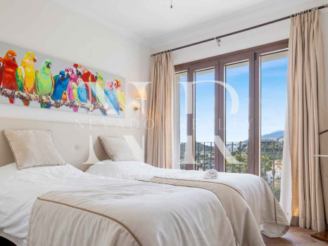 Adosada en Urbanización La Perla de la Heredia con piscina privada en venta