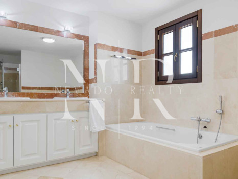 Adosada en Urbanización La Perla de la Heredia con piscina privada en venta
