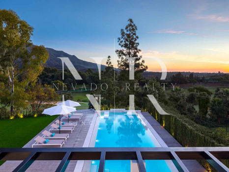 Villa en première ligne de golf à vendre à Aloha