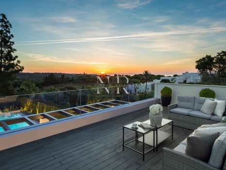 Villa en Aloha en primera línea de golf en venta