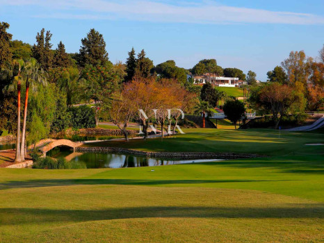 Villa en Aloha en primera línea de golf en venta
