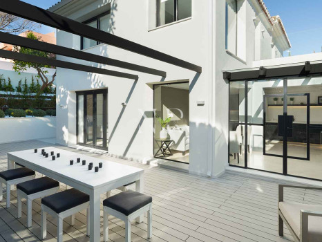 Villa en Aloha en primera línea de golf en venta