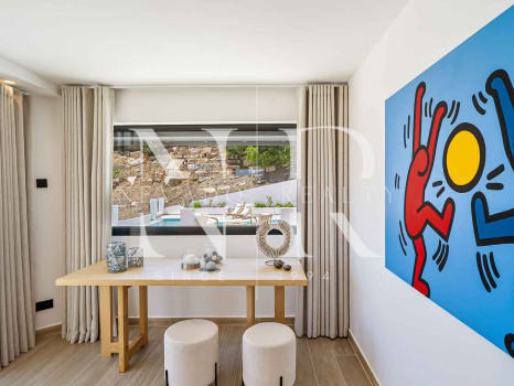 Villa en Las Lomas de Nueva Andalucía con vistas panorámicas al mar en venta