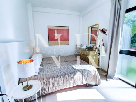 Appartement dans l'immeuble Skol avec vue sur la mer en première ligne de plage à vendre