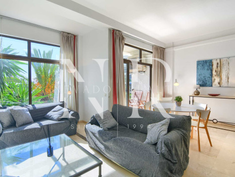 Appartement dans l'immeuble Skol avec vue sur la mer en première ligne de plage à vendre