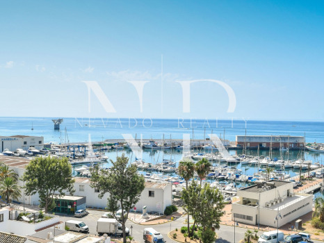 Apartment in La Zambomba on the beachfront in Marbella centre for sale