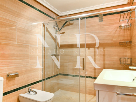 Apartment in La Zambomba on the beachfront in Marbella centre for sale