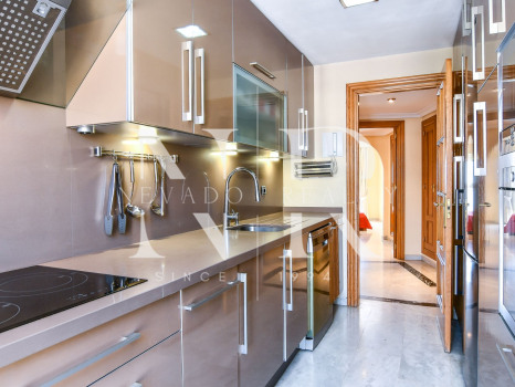 Apartment in La Zambomba on the beachfront in Marbella centre for sale