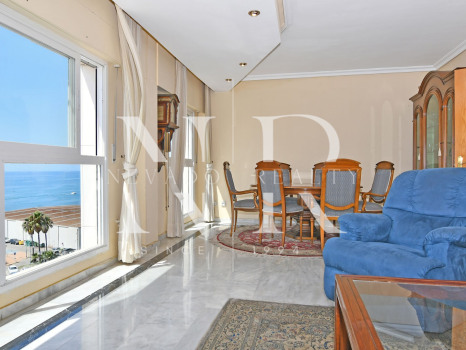 Apartment in La Zambomba on the beachfront in Marbella centre for sale