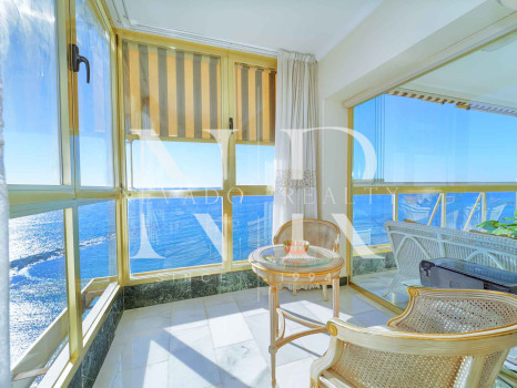 Penthouse in the Mayoral building on the beachfront with sea views for sale