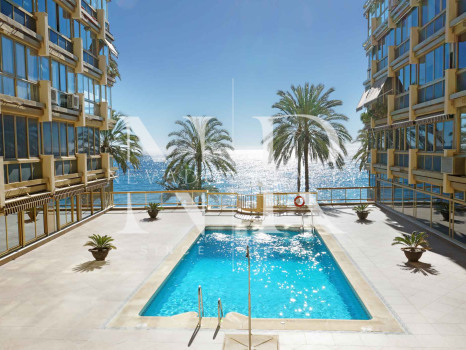 Penthouse in the Mayoral building on the beachfront with sea views for sale