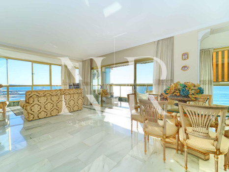 Penthouse in the Mayoral building on the beachfront with sea views for sale