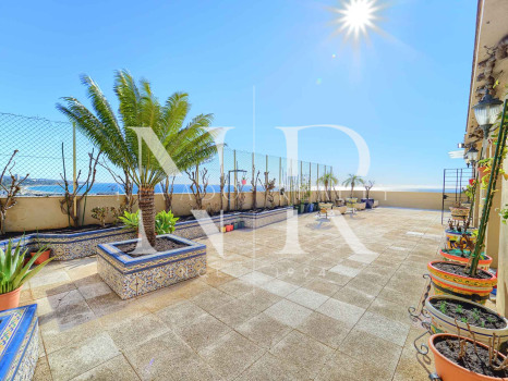 Penthouse in the Mayoral building on the beachfront with sea views for sale