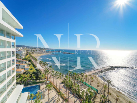 Penthouse in the Mayoral building on the beachfront with sea views for sale