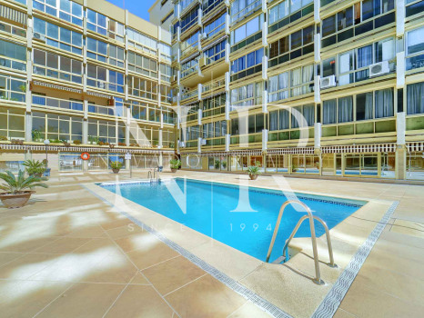 Penthouse in the Mayoral building on the beachfront with sea views for sale