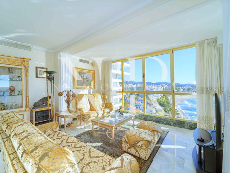 Penthouse in the Mayoral building on the beachfront with sea views for sale