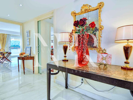 Apartamento en Don Gonzalo con vistas al mar a la venta en Marbella centro