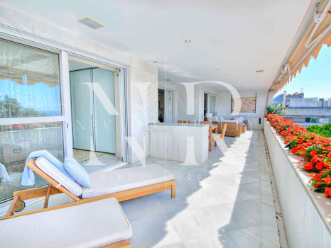 Apartamento en Don Gonzalo con vistas al mar a la venta en Marbella centro