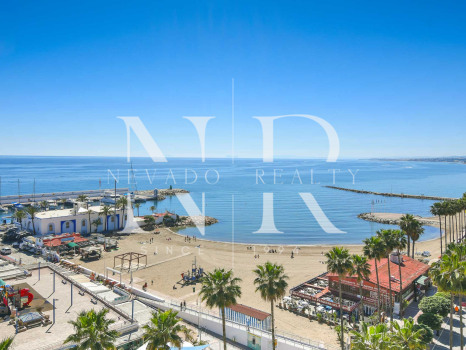 Apartment in the Marbella 2000 building opposite Marbella Marina