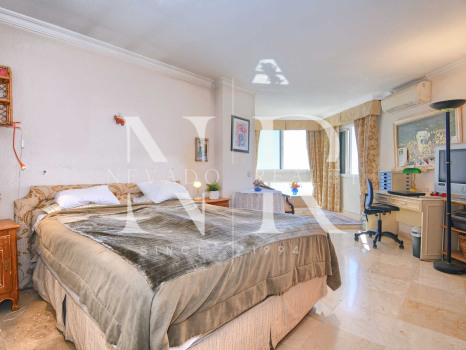 Apartment in the Marbella 2000 building opposite Marbella Marina