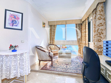 Apartment in the Marbella 2000 building opposite Marbella Marina