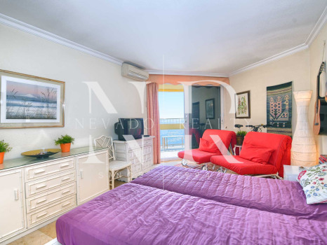 Apartment in the Marbella 2000 building opposite Marbella Marina