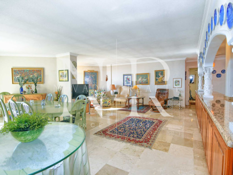Apartment in the Marbella 2000 building opposite Marbella Marina